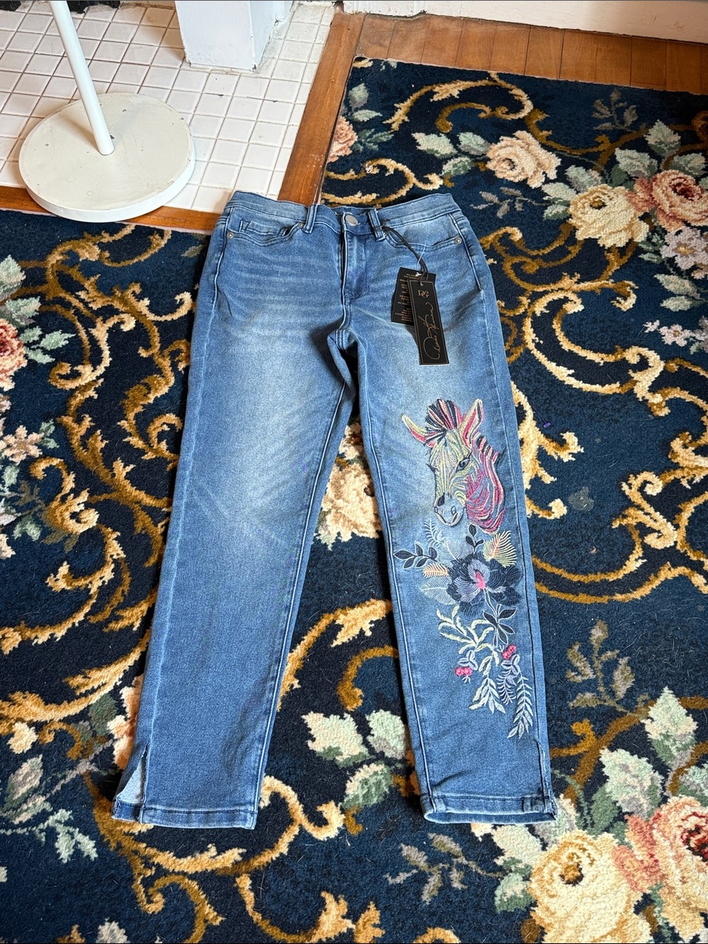 DG2 by‎ Diane Gilman Blue Straight Leg Jeans with Embroidered detailing. NWT.115